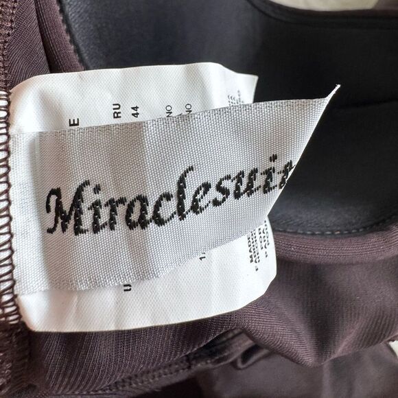 Miraclesuit Must Have Escape One-Piece Slimming Underwire Swimsuit Brown Sz 8 - Picture 7 of 9
